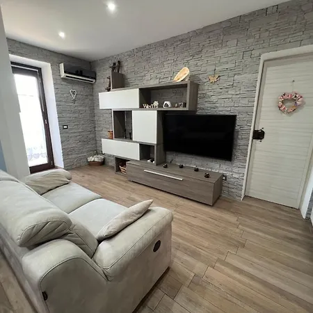 Apartment La Rosa Dell'etna - Completo Valverde (Sicily)