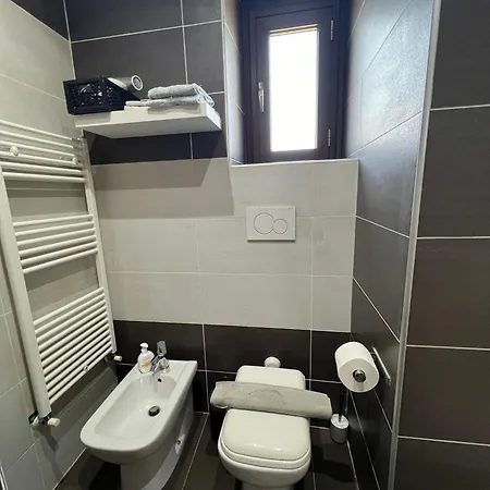 La Rosa Dell'etna - Completo Apartment Valverde (Sicily)